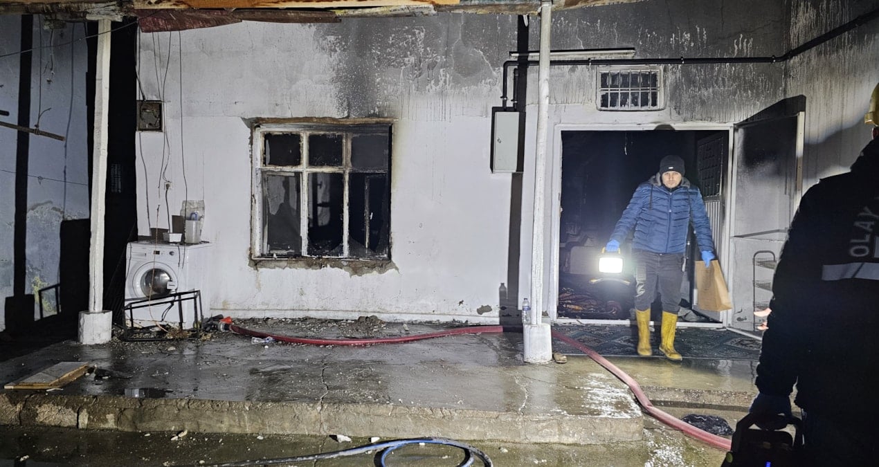 Felçli hasta alevlerin arasında yaşam savaşı verdi!