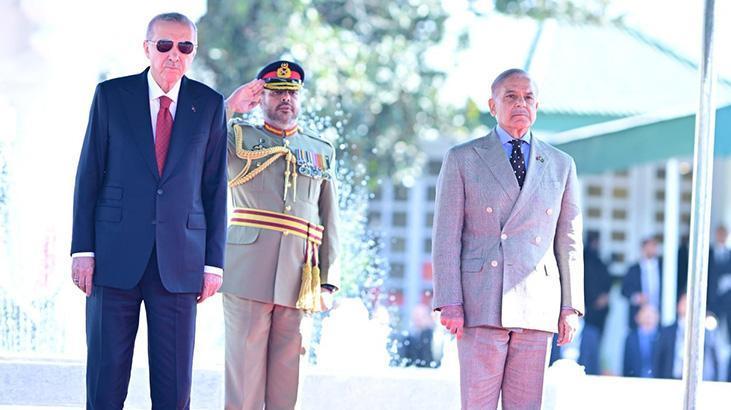 Cumhurbaşkanı Erdoğan’a Pakistan’da resmi törenle karşılama