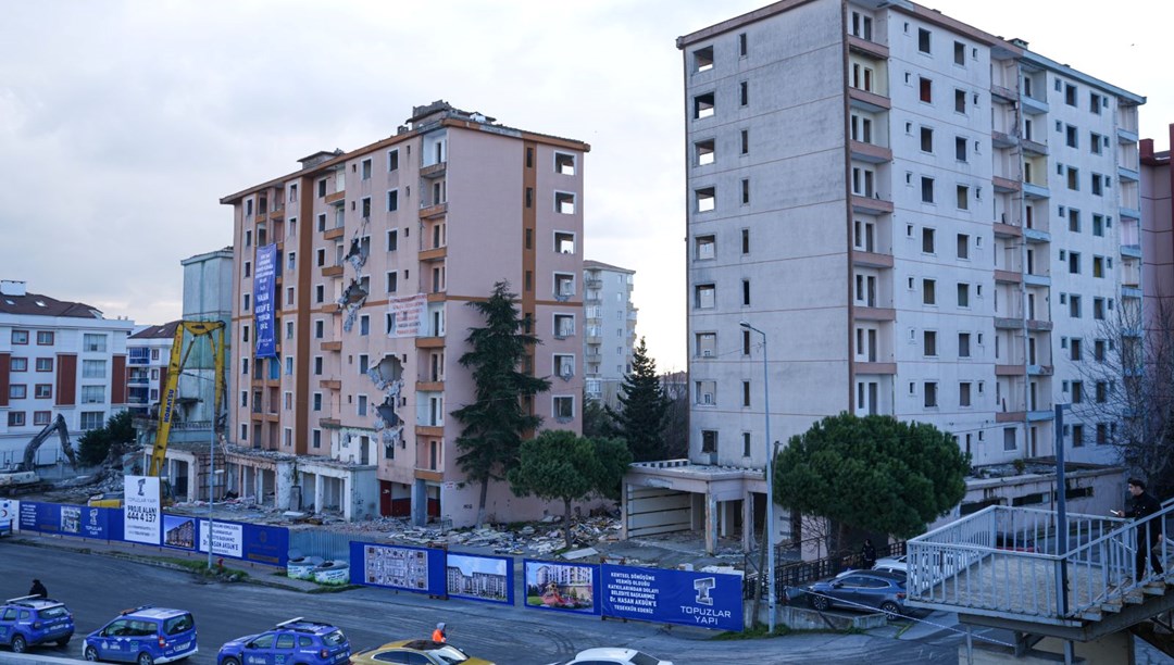 Büyükçekmece’de 10 bina yıkılıyor